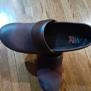 Dansko size 41 burgundy